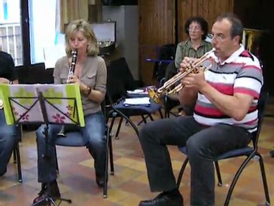 "Far away" par le groupe "Shamrocks" avec Johan Jacquemoud lors du stage de "Musique et Découverte" 2010