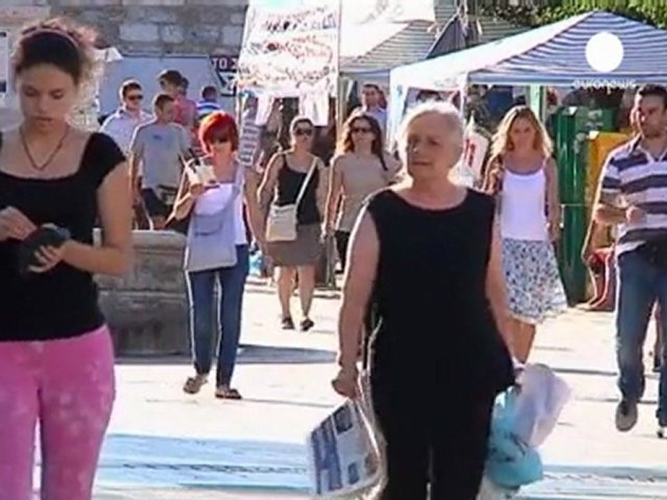 Moody's downgrades Greek debt rating