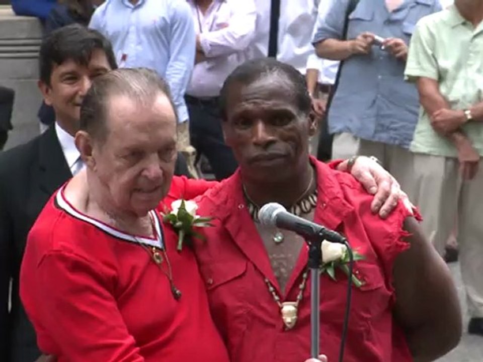 Sturm auf New Yorks Standesämter: Homosexuelle dürfen heiraten