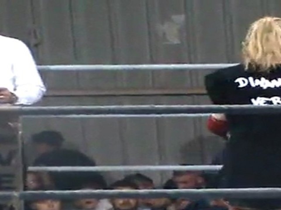 Entrée Vernocchi Veronica - Gala du Phenix 3 - 02-07-11 phenix muaytha