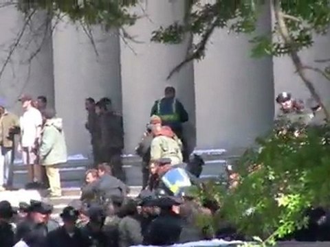 Batman Battles Bane in The Dark Knight Rises