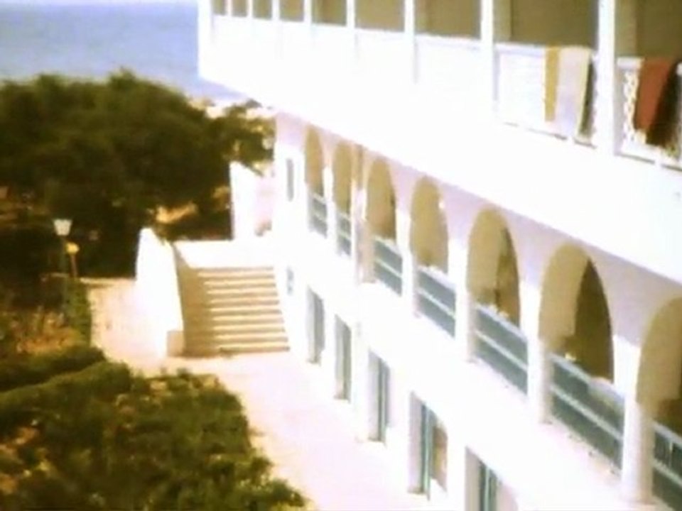 Film super8 de mémère, baptême Emeric chez les LACOURT 1978