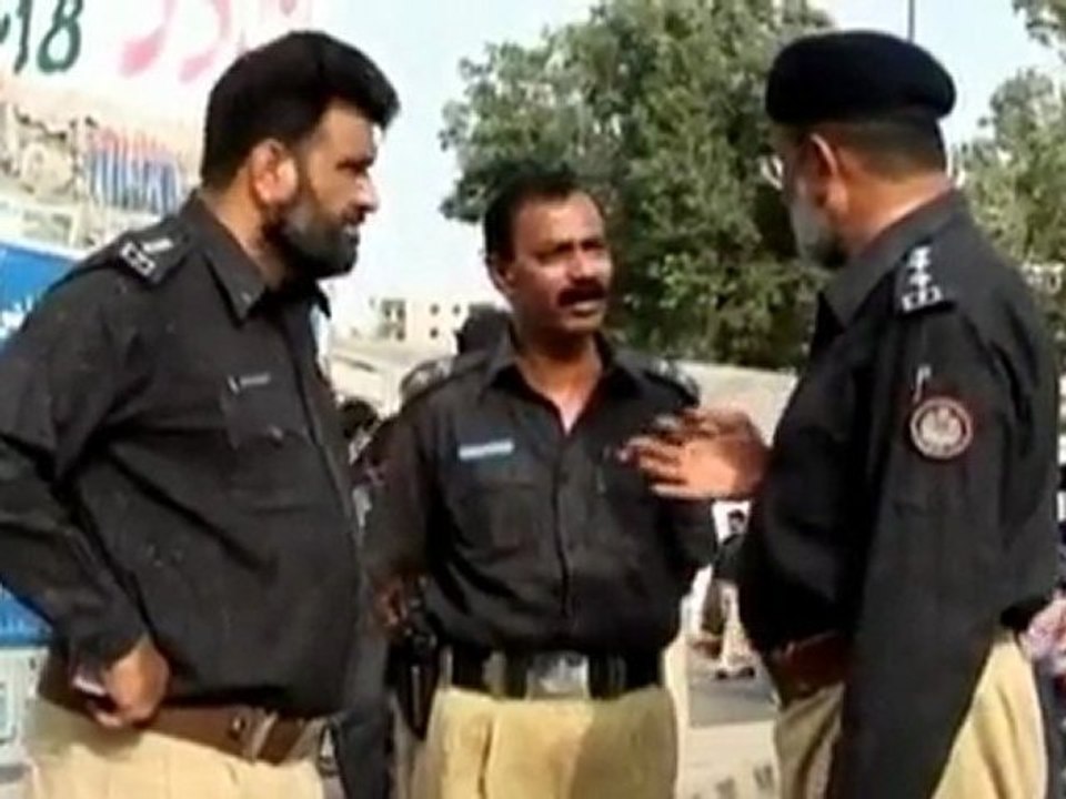 Violence grips Karachi