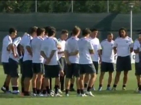 Vucinic completes Juventus move