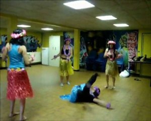 Des amis plus que fous !