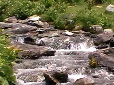 360° de la vallée d'eyne et cascades dans les Pyrénées orientale