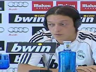 Özil: "Este año vamos a luchar por todos los títulos"