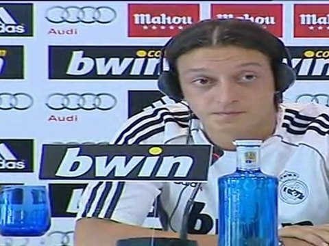 Özil: Kaká es un jugador muy importante para nosotros