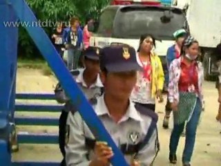 100 рабочих упали в обморок на фабрике в Камбодже