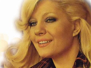 Emel Sayın - Gökyüzünde Yalnız Gezen Yıldızlar