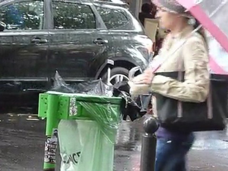 v20- Le parapluie qui fume