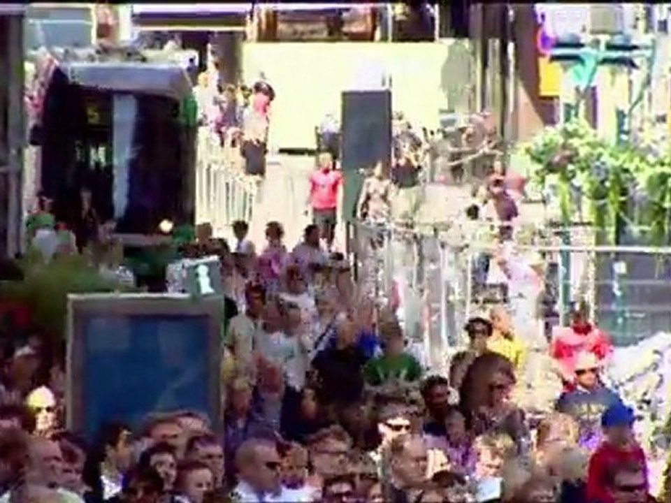 Citroën Racing - RedBull Show Run in Helsinki with Loeb and Raikkonen