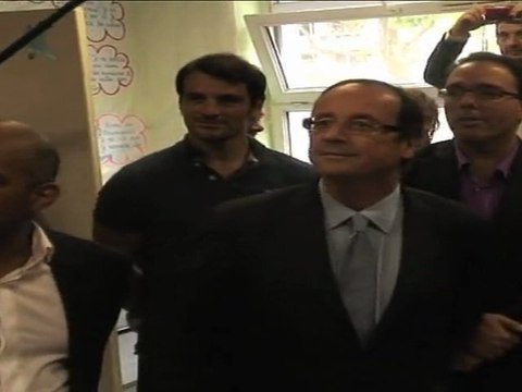 Déplacement de François Hollande à Asnières, quartier des Courtilles.
