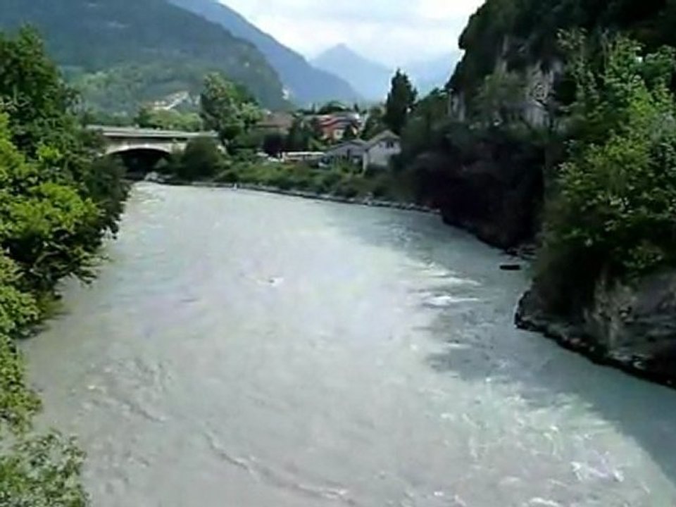 Le Rhône tumultueux à Saint-Maurice
