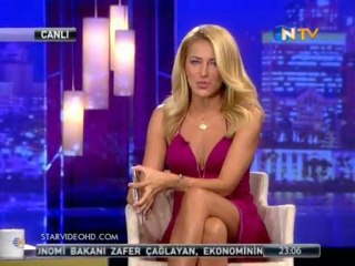 Burcu esmersoy - Yaz Gecesi 25.07 dekolte