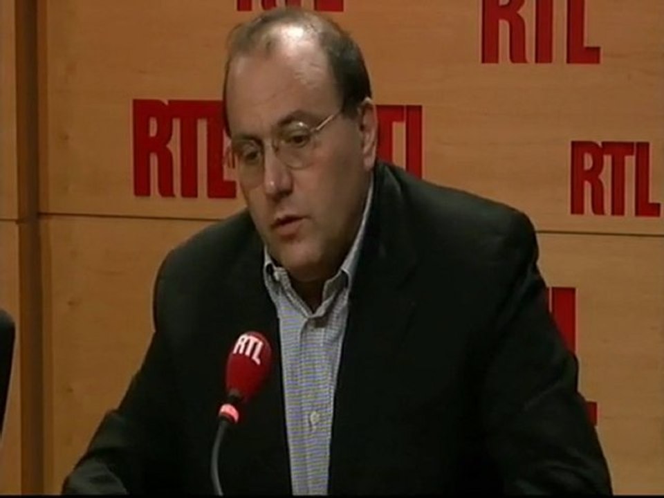 Julien Dray, député socialiste de l'Essonne, invité de RTL (27 juillet 2011)