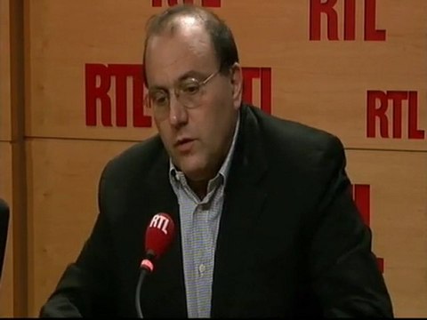 Julien Dray, député socialiste de l'Essonne, invité de RTL (27 juillet 2011)