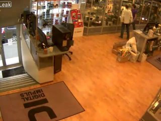 Webcam aus einem Geschäft, das die Explosion in Oslo 2011.07.22