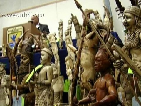 Тонну слоновой кости конфисковала полиция США