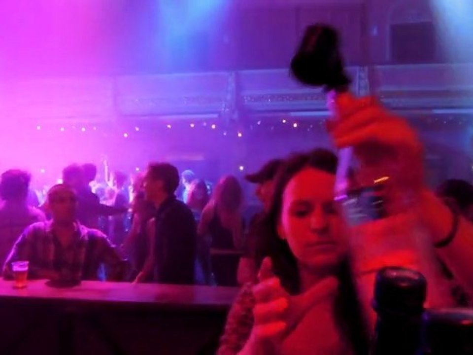 Ten Days Off- 5 minutes behind the bar