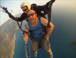 Ayağının Altını Öpeyim Yere İnelim Diye Yalvarıyor :))