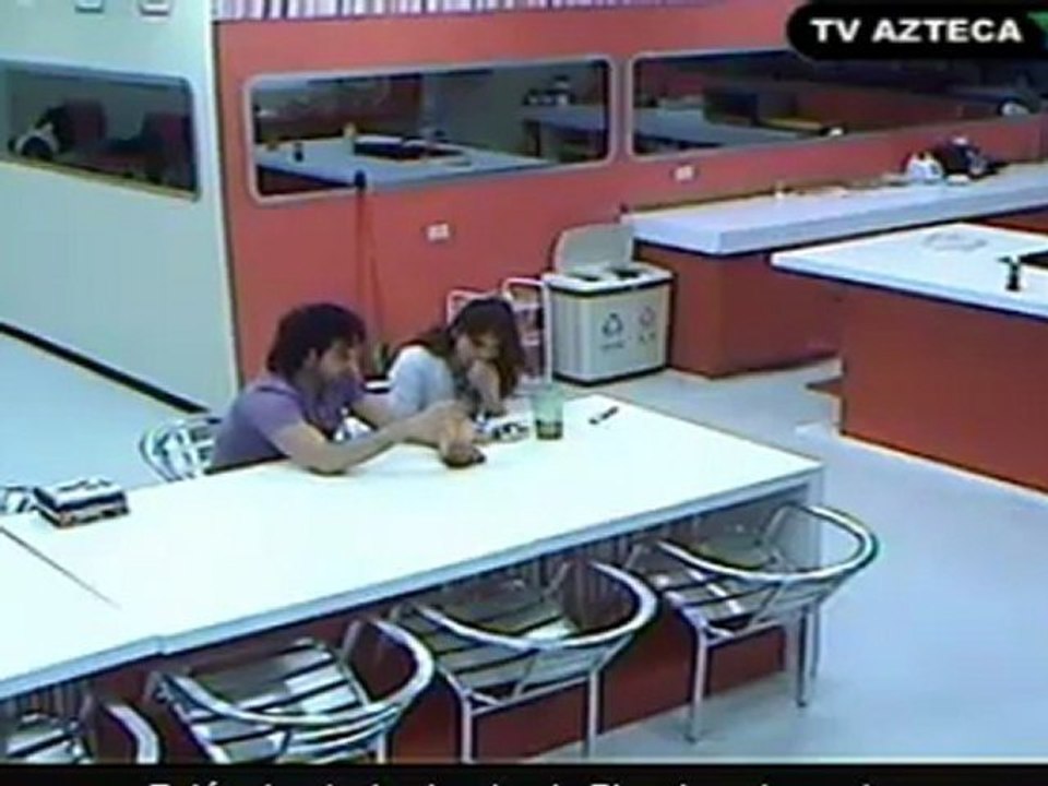 Johnny cuidando de Esme
