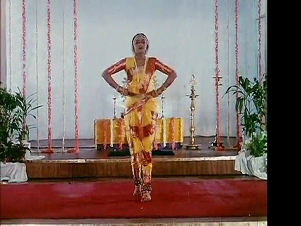 Golden Lotus - Hotel Dance Scene