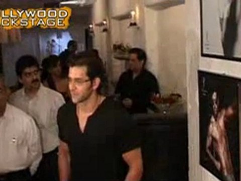 Amitabh Bachchan APOLOGIZES to Hrithik Roshan's fans!