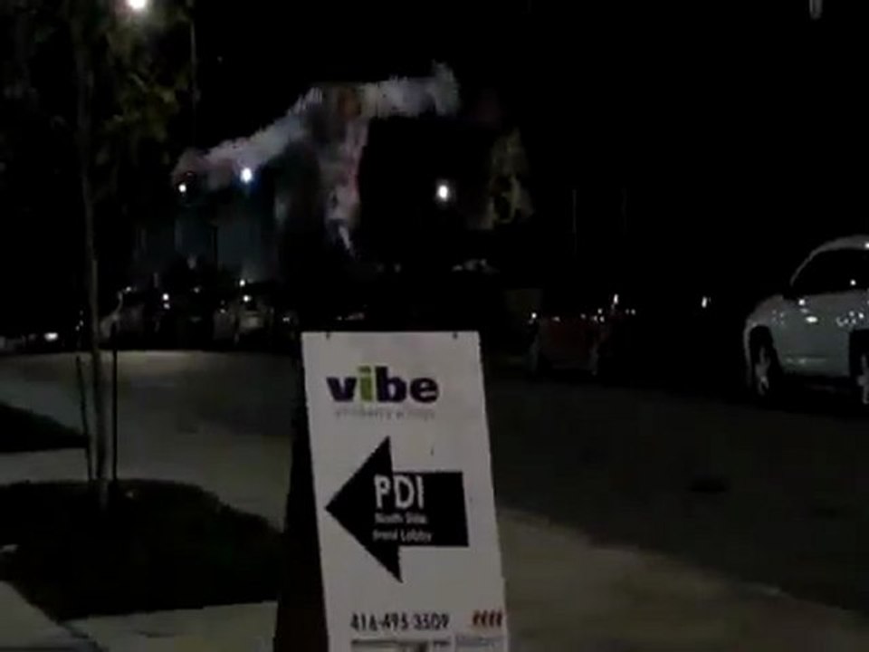 Über Werbeschild springen - springen schild, fail