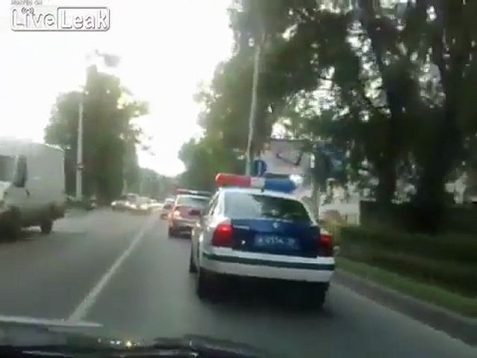 Russische Polizei jagen LKW