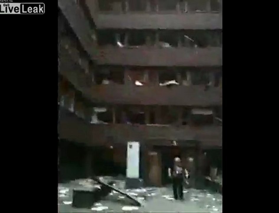 Oslo Bombardierung Einzigartige 16min Video Bombe site Folgen auf die Zelle gefangen Telefon-Shows im Inneren von Regierungsämtern