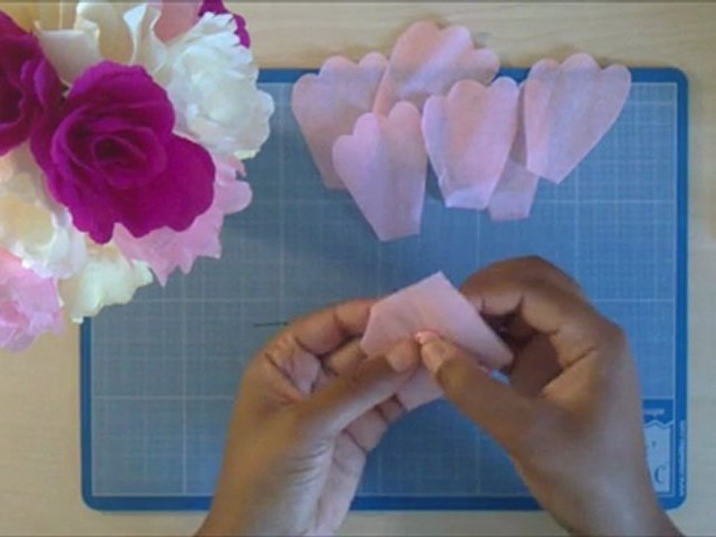 Comment réaliser une Fleur simple Papier Crépon - Vidéo Dailymotion