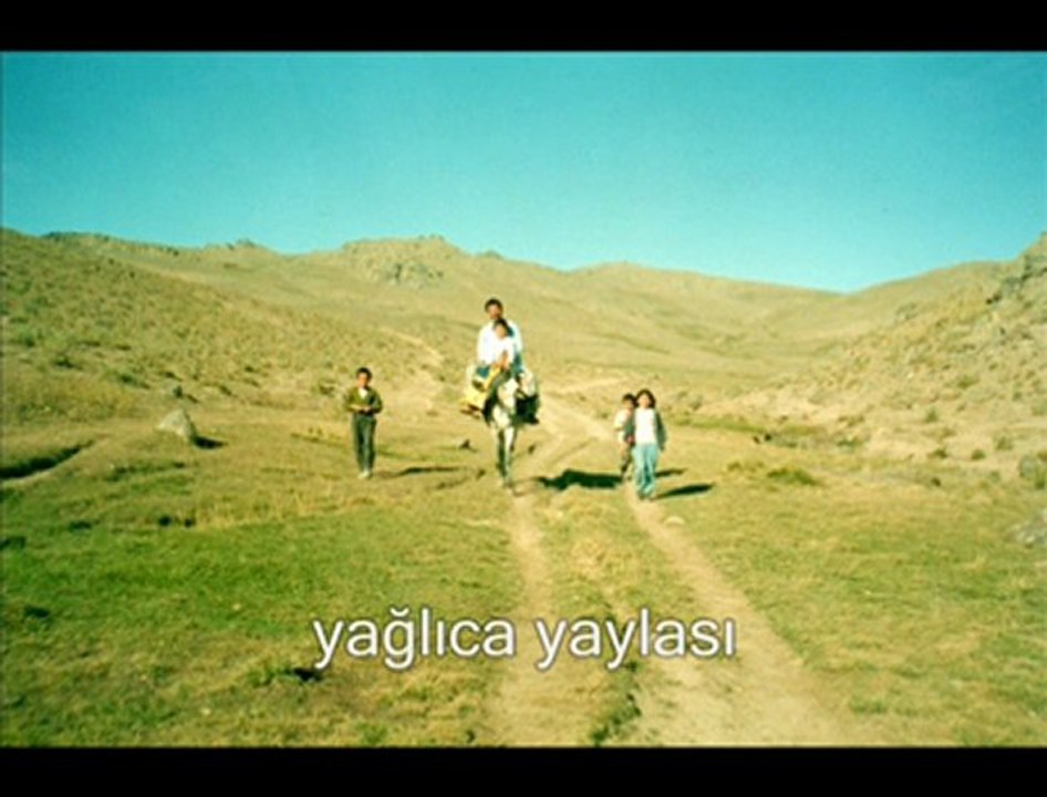 AKSU KÖYÜ  ŞÜ YÜCE DAĞLARI DUMAN KAPLAMIŞ