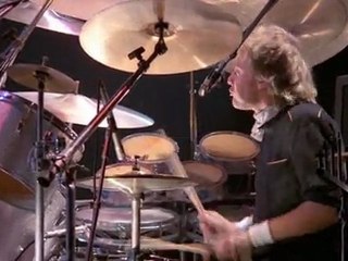 Queen - We Will Rock You (Live)