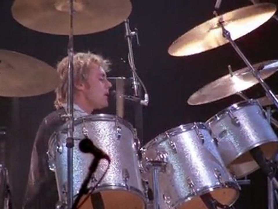 Queen - I'm In Love With My Car‏ (Live)