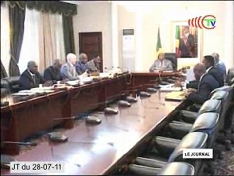 Réunion des ministres du pôle des infrastructures de base