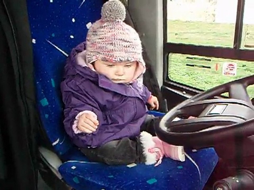 Alicia passe déjà son permis !!! [Part 2]