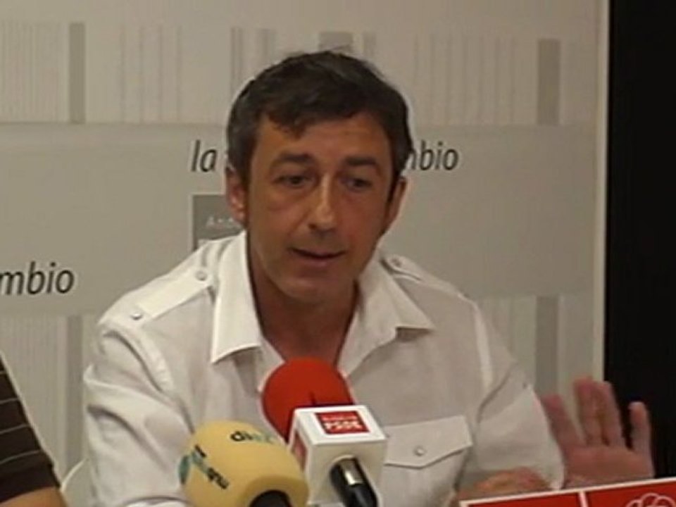 EL CONCEJAL DEL PSOE PACO PLAZA HABLÓ EN RUEDA DE PRENSA SOBRE EL POSICIONAMIENTO DEL PSOE EN EL ÓRGANO DE DEPORTES.-