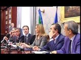 Napoli - Rifiuti, firmato il protocollo per risolvere la crisi