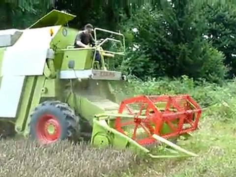 SERGE ET SA MOISSONNEUSE BATTEUSE