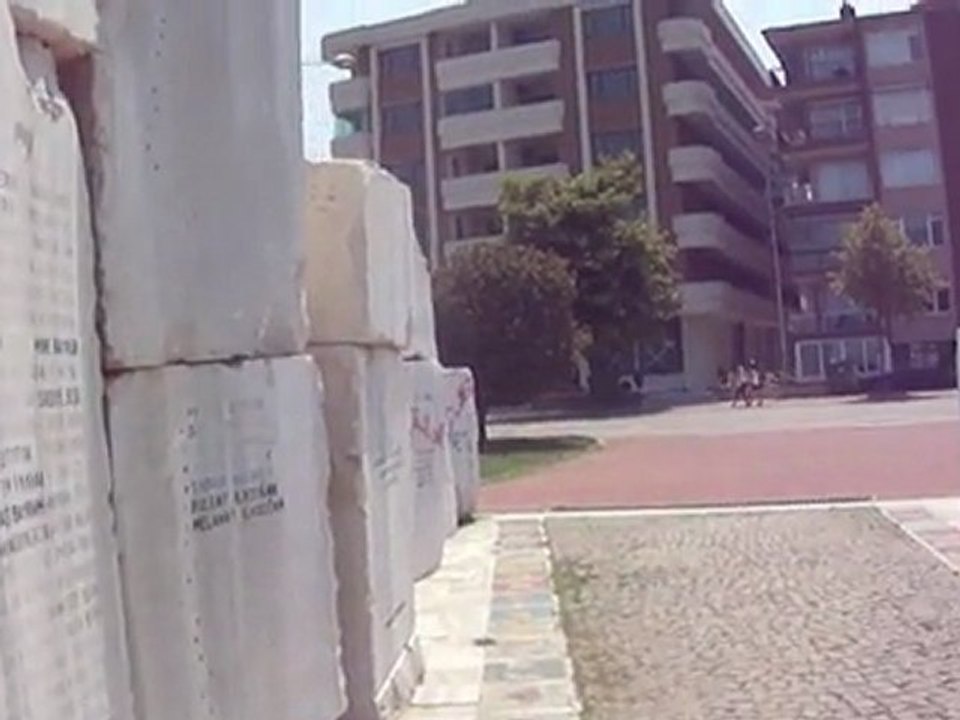 17 Ağustos 2011 Deprem Anıtı Görüntüleri