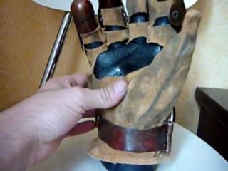 FREDDY'S Glove Prop Replica