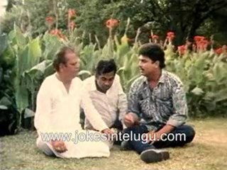 kota-talking-a-police-scene