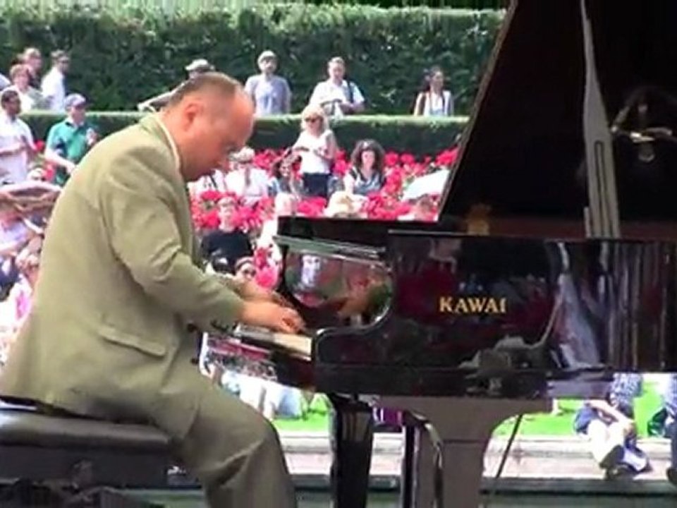 2011-07 - Karolina - Koncert w Łazienkach - Chopin - wykonuje Eduard Stan