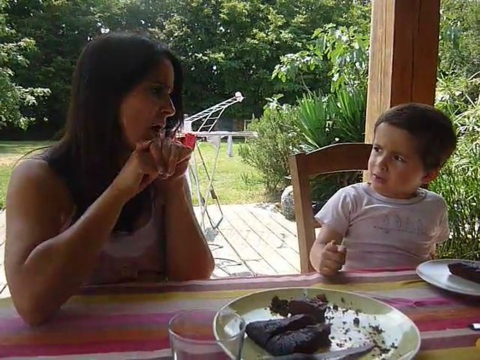 La chanson du samedi: Qui a vu, dans la rue, le petit ver de terre?