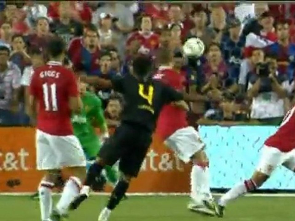 Owen ensures United beat Barca