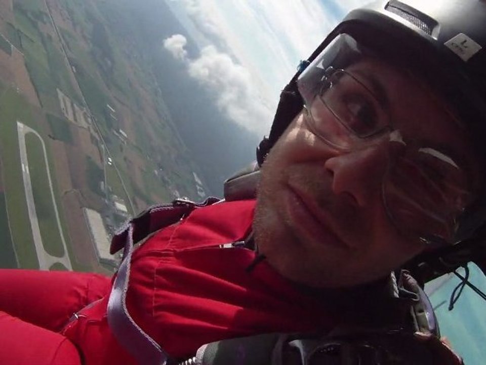 1er saut en parachute de Thomas THEODOROU