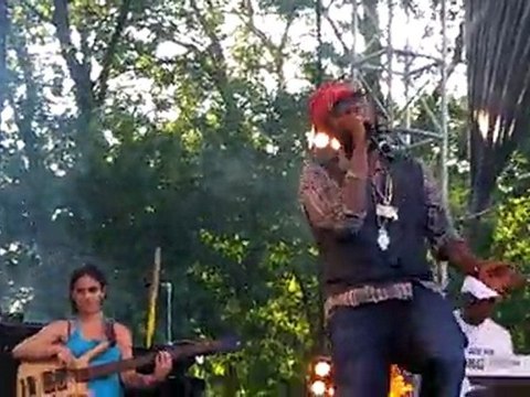 Pressure - Be Free [Garance Reggae Festival 2011]