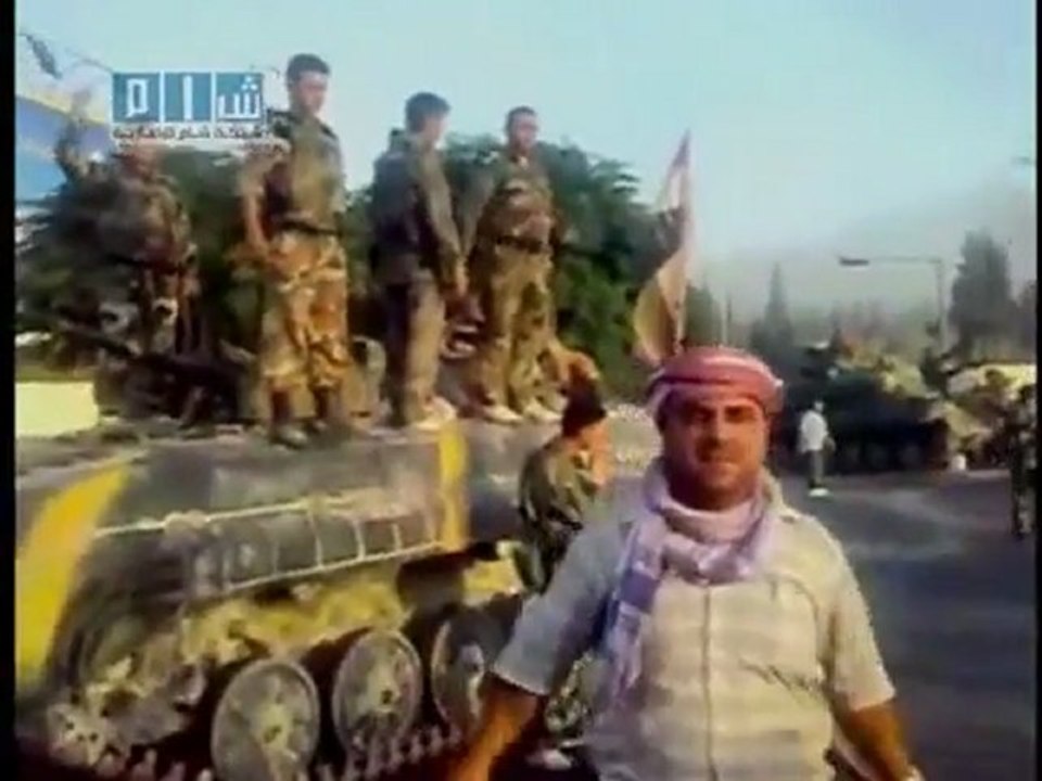 Syrian troops attack Hama