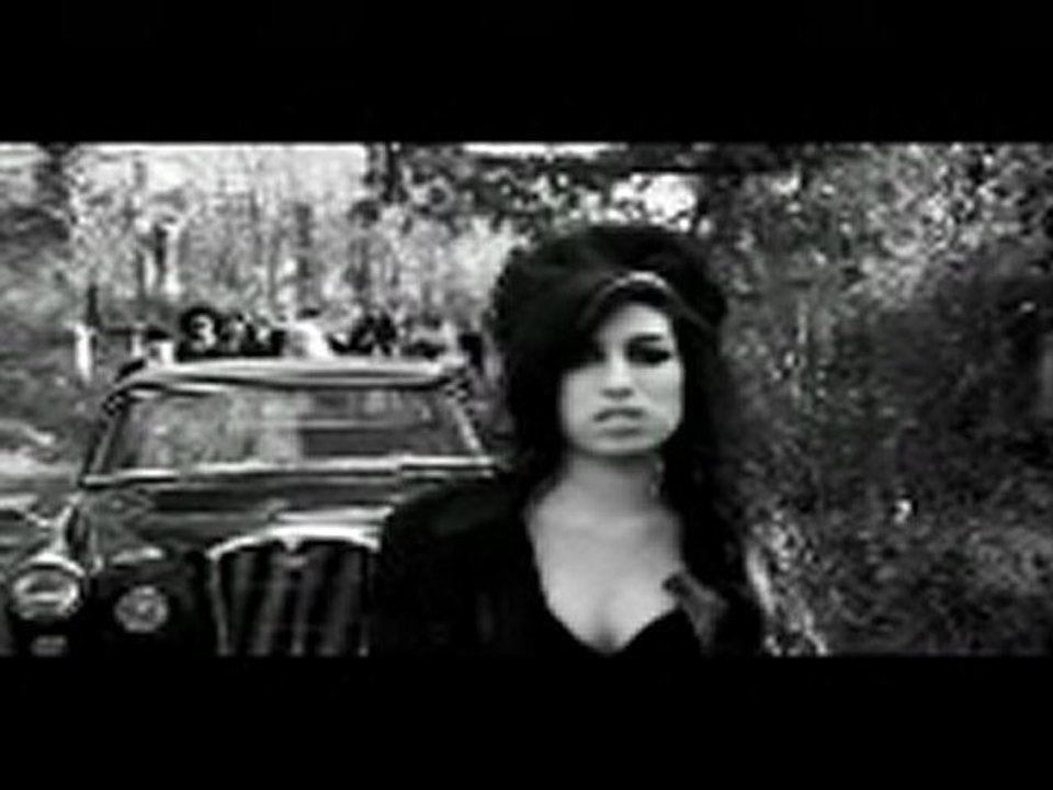 19 DAKIKA AMY WINEHOUSE